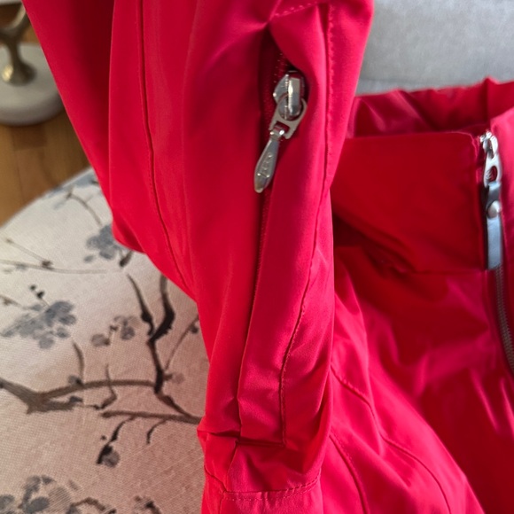 Obermeyer Lipstick Red Ski & Snow Jacket - Picture 4 of 10